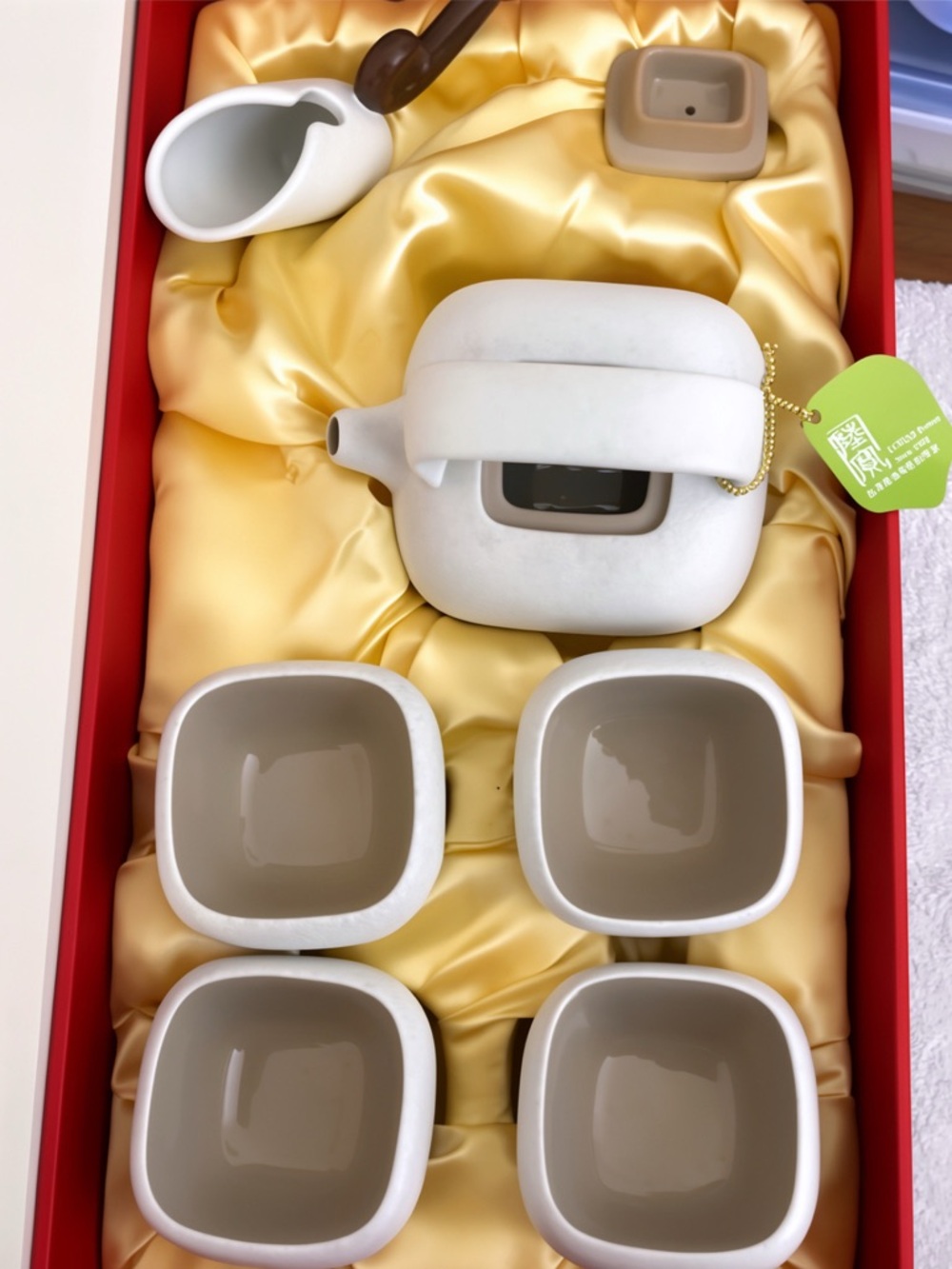 Iohas 6 Pc Ceramic Tea Set Sandstone Gray Gold Trim NWT